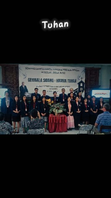 Paduan Suara Mahasiswa (PSM) STTBII Purworejo menyanyikan lagu pujian spesial dalam acara Seminar Hamba-Hamba Tuhan dan Pekerja Gereja GBII Se-Jateng, Jatim dan DIY di Semarang, Jawa Tengah.
.
Datang untuk Belajar, Pergi untuk Melayani 🙏
.
.
#PSM #STTBII #STTBIIPurworejo #Purworejo #GBII